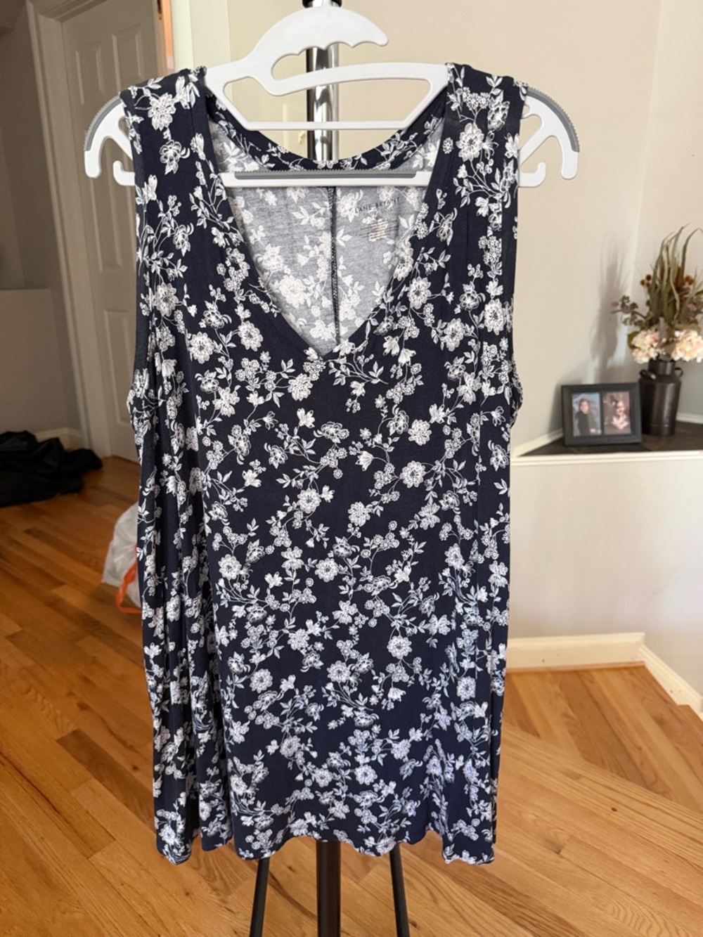 Lane Bryant Navy and White Floral Sleeveless V-Neck Top